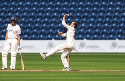 300826 Glamorgan v Hampshire, Rothesay County Championship Division 1 - Ben Kellaway of Glamorgan bowls