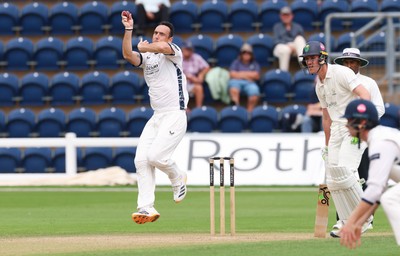 300826 Glamorgan v Hampshire, Rothesay County Championship Division 1 - Kyle Abbott of Hampshire bowls