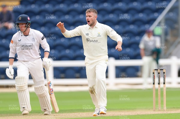 300826 Glamorgan v Hampshire, Rothesay County Championship Division 1 -