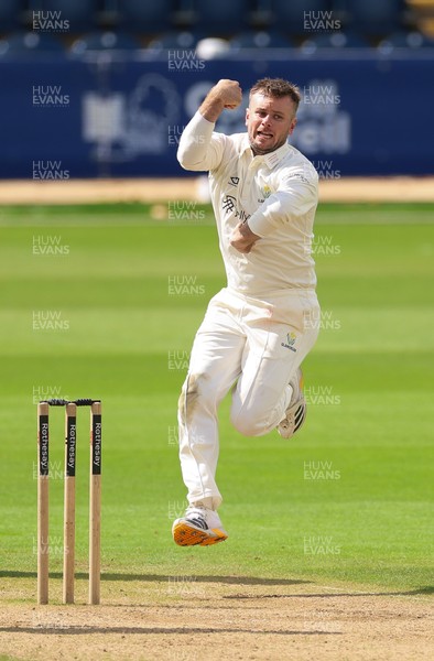 300826 Glamorgan v Hampshire, Rothesay County Championship Division 1 - Mason Crane of Glamorgan bowls