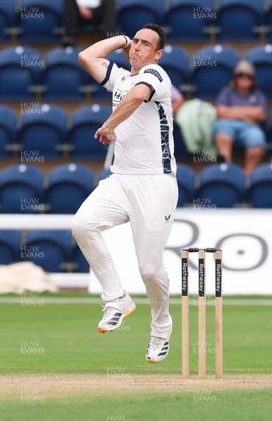 300826 Glamorgan v Hampshire, Rothesay County Championship Division 1 - Kyle Abbott of Hampshire bowls