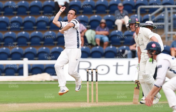 300826 Glamorgan v Hampshire, Rothesay County Championship Division 1 - Kyle Abbott of Hampshire bowls