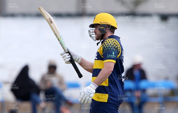 140517 - Glamorgan v Kent - Royal London One-Day Cup - Will Bragg of Glamorgan acknowledges his half century