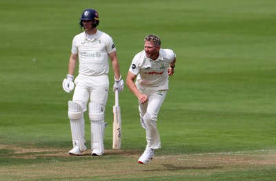 220725 - Glamorgan v Kent - Rothesay County Championship Division 2 - Timm Van Der Gugten of Glamorgan bowling