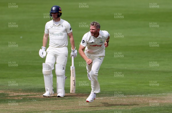 220725 - Glamorgan v Kent - Rothesay County Championship Division 2 - Timm Van Der Gugten of Glamorgan bowling
