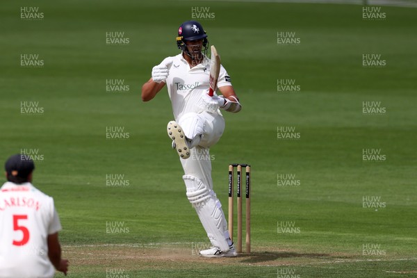 220725 - Glamorgan v Kent - Rothesay County Championship Division 2 - Wes Agar of Kent batting