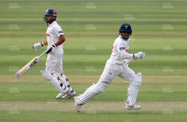 220725 - Glamorgan v Kent - Rothesay County Championship Division 2 - Zain ul Hassan and Kiran Carlson of Glamorgan batting