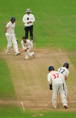240725  Glamorgan v Kent, Rothesay County Championship Division 2, Day 3 - Kiran Carlson of Glamorgan dimisses Harry Finch of Kent
