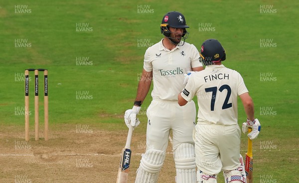240725  Glamorgan v Kent, Rothesay County Championship Division 2, Day 3 - Grant Stewart of Kent and Harry Finch of Kent