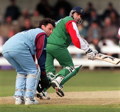 260498 - Glamorgan v Kent - AXA League -  Glamorgan opener Steve James edges for two with Kent captain Steve Marsh watching