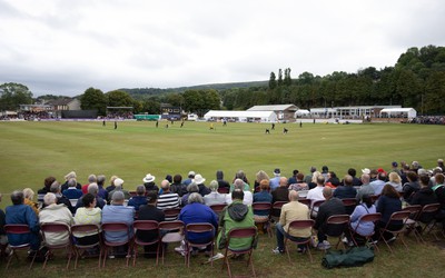 170822 - Glamorgan v Lancashire, Royal London One Day Cup - Crowds watch the match as Glamorgan take on Lancashire at Neath Cricket Club, Neath