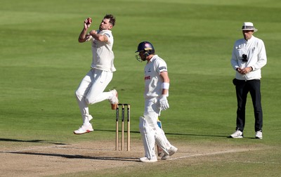 260925 - Glamorgan v Lancashire, Rothesay County Championship - Tom Bailey of Lancashire bowling