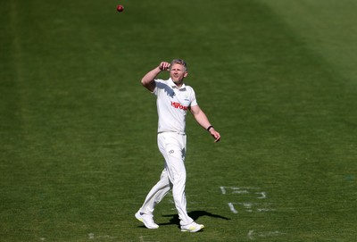 050425 - Glamorgan v Leicestershire - Rothesay County Championship Division 2 - Timm Van Der Gugten of Glamorgan