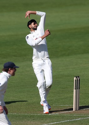 050425 - Glamorgan v Leicestershire - Rothesay County Championship Division 2 - Shoaib Bashir of Glamorgan bowling