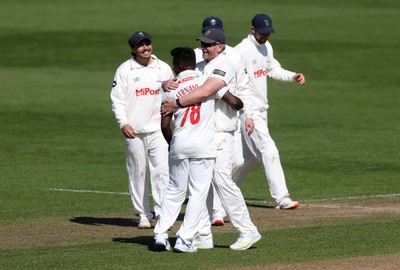 050425 - Glamorgan v Leicestershire - Rothesay County Championship Division 2 - Kiran Carlson of Glamorgan celebrates catching Sol Budinger of Leicestershire