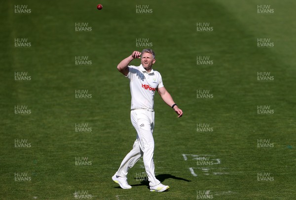 050425 - Glamorgan v Leicestershire - Rothesay County Championship Division 2 - Timm Van Der Gugten of Glamorgan