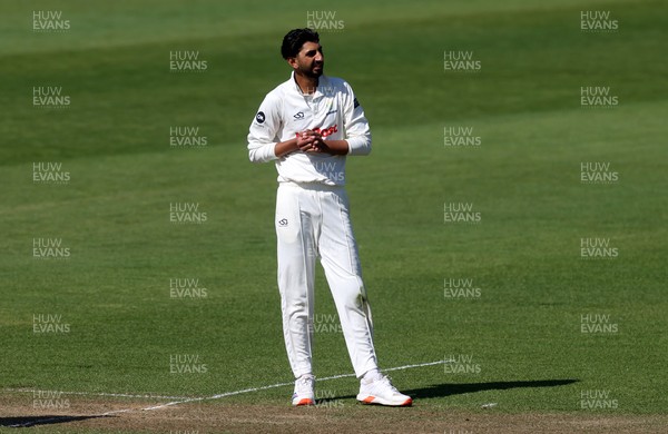 050425 - Glamorgan v Leicestershire - Rothesay County Championship Division 2 - Shoaib Bashir of Glamorgan bowling