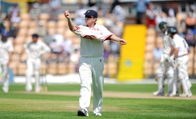 21.07.10 - Glamorgan v Leicestershire - LV County Championship Division 2 - Robert Croft of Glamorgan during a break in play. 