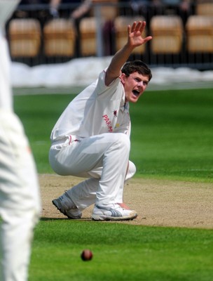 21.07.10. LV= County Championship Cricket, Division 2, Glamorgan v Leicestershire. James Harries appeals 