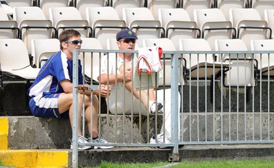 21.07.10 - Glamorgan v Leicestershire - LV County Championship Division 2 - Robert Croft of Glamorgan feels an injury during play. 