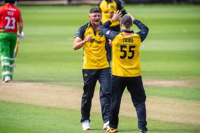 260825 - Glamorgan v Leicestershire - Metro Bank One Day Cup - Tom Horton of Glamorgan CCC celebrates the wicket of Shan Masood of Leicestershire CCC