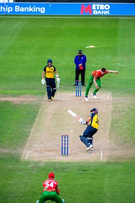 260825 - Glamorgan v Leicestershire - Metro Bank One Day Cup - 