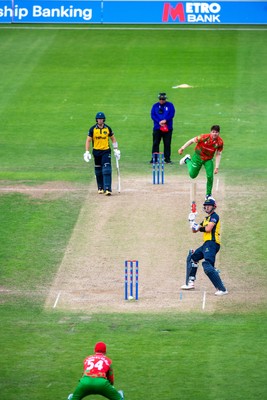 260825 - Glamorgan v Leicestershire - Metro Bank One Day Cup - 