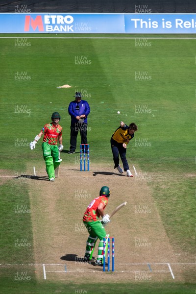 260825 - Glamorgan v Leicestershire - Metro Bank One Day Cup - 