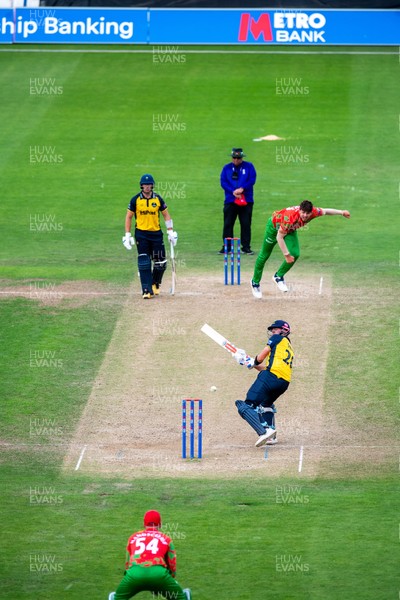 260825 - Glamorgan v Leicestershire - Metro Bank One Day Cup - 