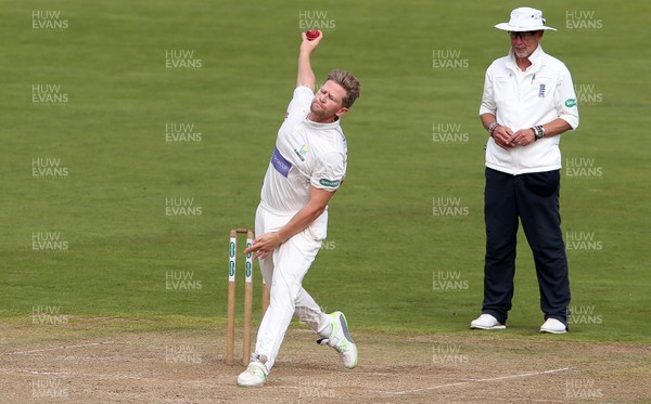 260918 - Glamorgan v Leicestershire - Specsavers County Championship Division Two - Timm van der Gugten of Glamorgan bowling