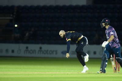 120724 - Glamorgan v Middlesex - T20, Vitality Blast - Jamie Mcilroy of glamorgan bowling