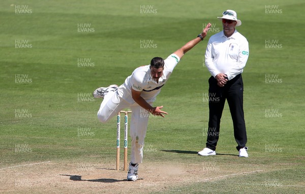 150719 - Glamorgan v Middlesex - Specsavers County Championship Division Two - Marchant De Lange of Glamorgan bowling