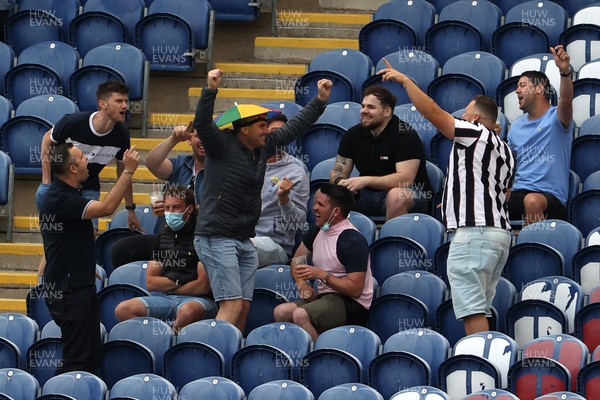 180621 - Glamorgan v Middlesex - T20 Blast - Fans enjoy themselves in the stands
