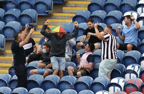 180621 - Glamorgan v Middlesex - T20 Blast - Fans enjoy themselves in the stands