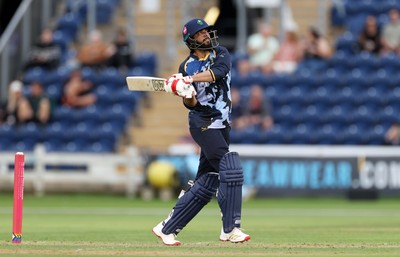 180725 - Glamorgan v Middlesex - Vitality T20 Blast - Imad Wasim of Glamorgan batting