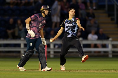 180725 - Glamorgan v Middlesex - Vitality T20 Blast - Ned Leonard of Glamorgan bowling
