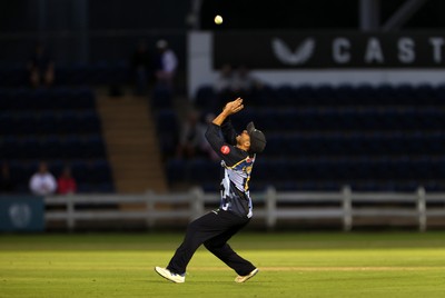 180725 - Glamorgan v Middlesex - Vitality T20 Blast - Kiran Carlson of Glamorgan catches the ball to dismiss Noah Cornwell