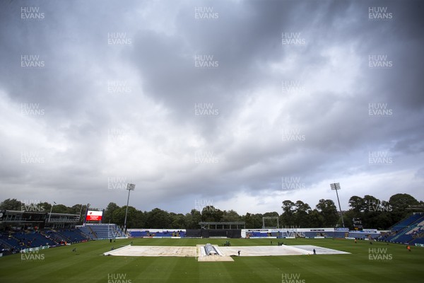 180817 - Glamorgan v Middlesex - Natwest T20 Blast - Wet weather delays play