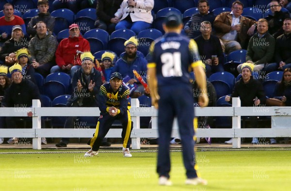 180817 - Glamorgan v Middlesex - Natwest T20 Blast - Michael Hogan of Glamorgan catches Paul Stirling of Middlesex