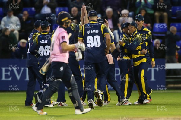 180817 - Glamorgan v Middlesex - Natwest T20 Blast - Jacques Rudolph of Glamorgan celebrates after catching John Simpson of Middlesex with team mates