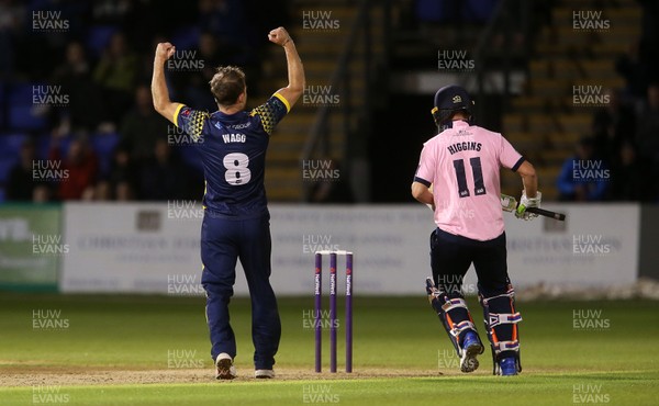 180817 - Glamorgan v Middlesex - Natwest T20 Blast - Graham Wagg of Glamorgan celebrates as Ryan Higgins is caught by Aneurin Donald