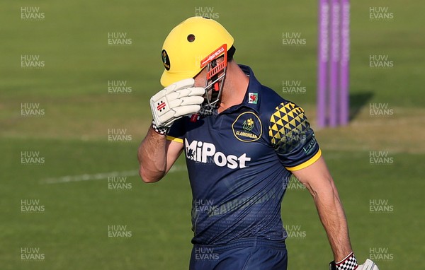 230518 - Glamorgan v Middlesex - Royal London One Day Cup - Dejected Shaun Marsh of Glamorgan leaves the field
