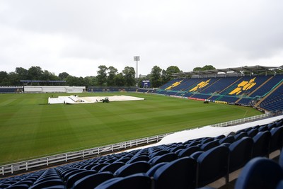 240525 - Glamorgan v Middlesex - Rothesay County Championship - Play has been delayed after lunch due to the rain