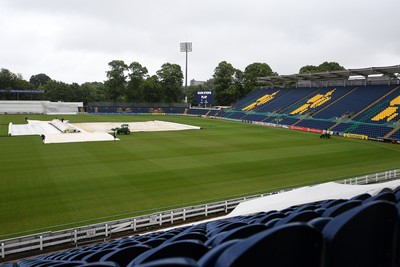 240525 - Glamorgan v Middlesex - Rothesay County Championship - Play has been delayed after lunch due to the rain