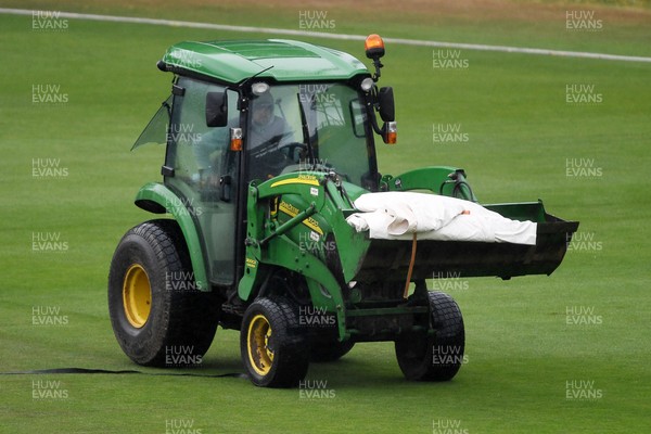 240525 - Glamorgan v Middlesex - Rothesay County Championship - Play has been delayed after lunch due to the rain