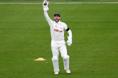 250525 - Glamorgan v Middlesex - Rothesay County Championship - Chris Cooke of Glamorgan catches the ball