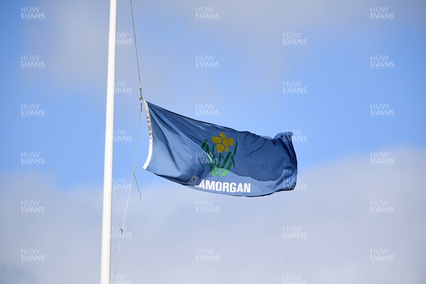250525 - Glamorgan v Middlesex - Rothesay County Championship - Glamorgan flag at Half Mast