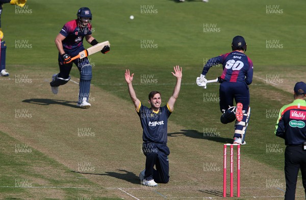 130920 - Glamorgan v Northamptonshire Steelbacks - Vitality T20 Blast - Andrew Salter of Glamorgan appeals for a wicket