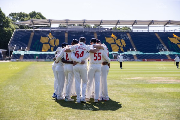 160525 - Glamorgan v Northamptonshire - Rothesay County Championship, Division Two - Glamorgan team huddle