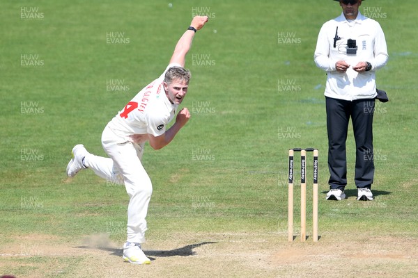 180525 - Glamorgan v Northamptonshire - Rothesay County Championship - Timm Van Der Gugten of Glamorgan bowling